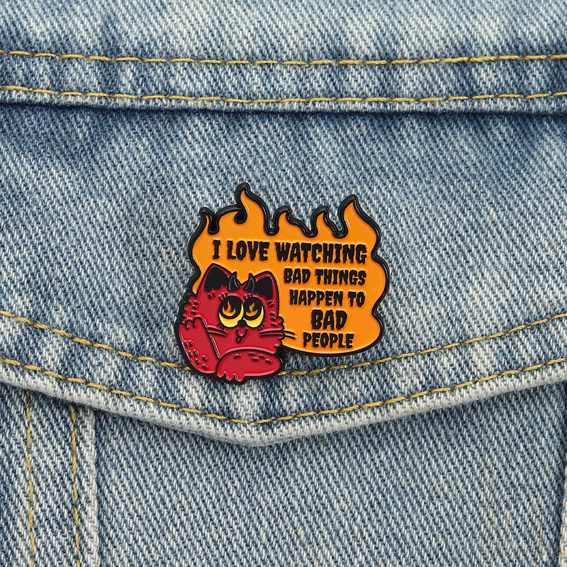 Evil Cat Enamel Pins Watching  - Zoe Jewelry Watches 评论和价格