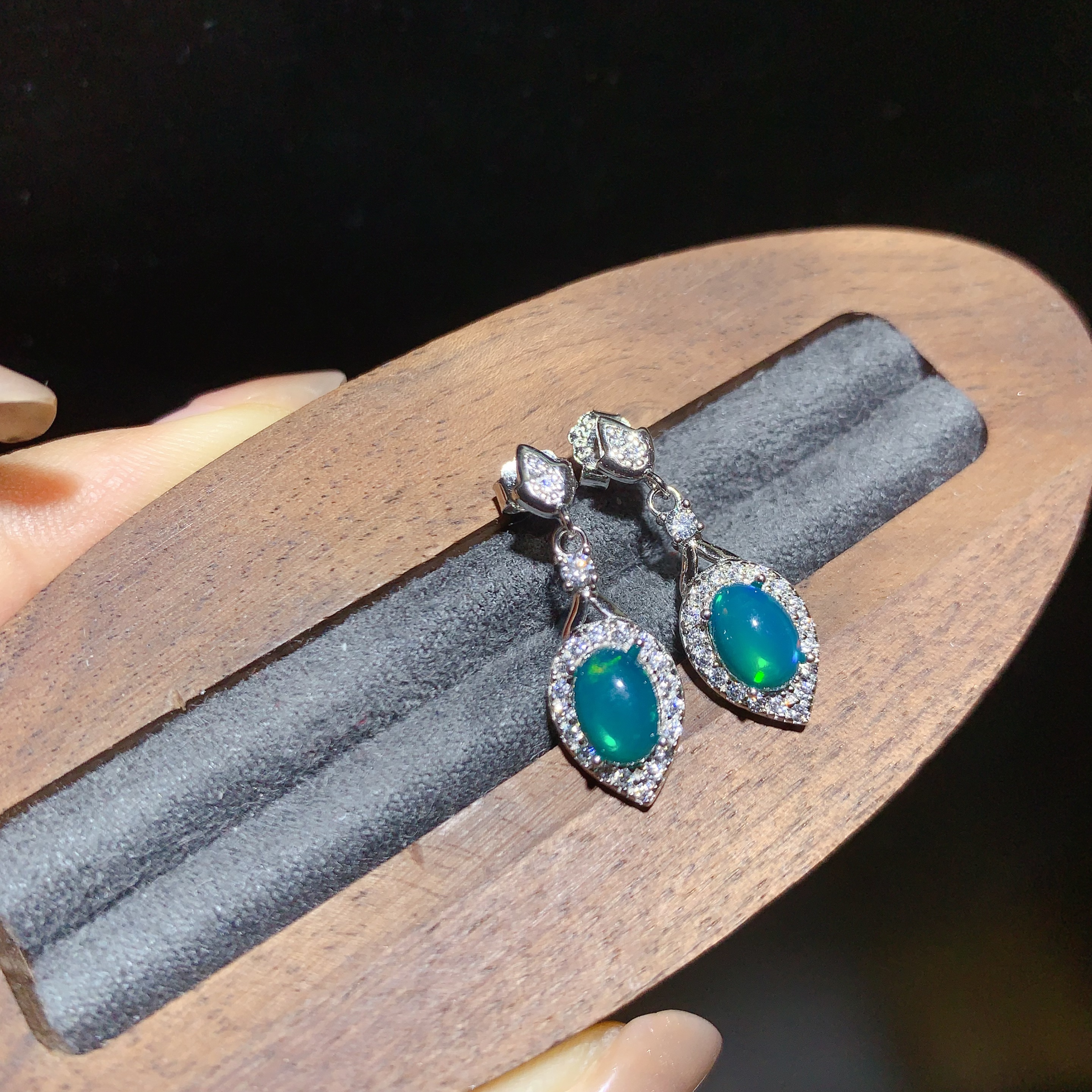 FS 5*7mmNatural Green Opal Ear - Opal Earrings Dangle 评论和价格