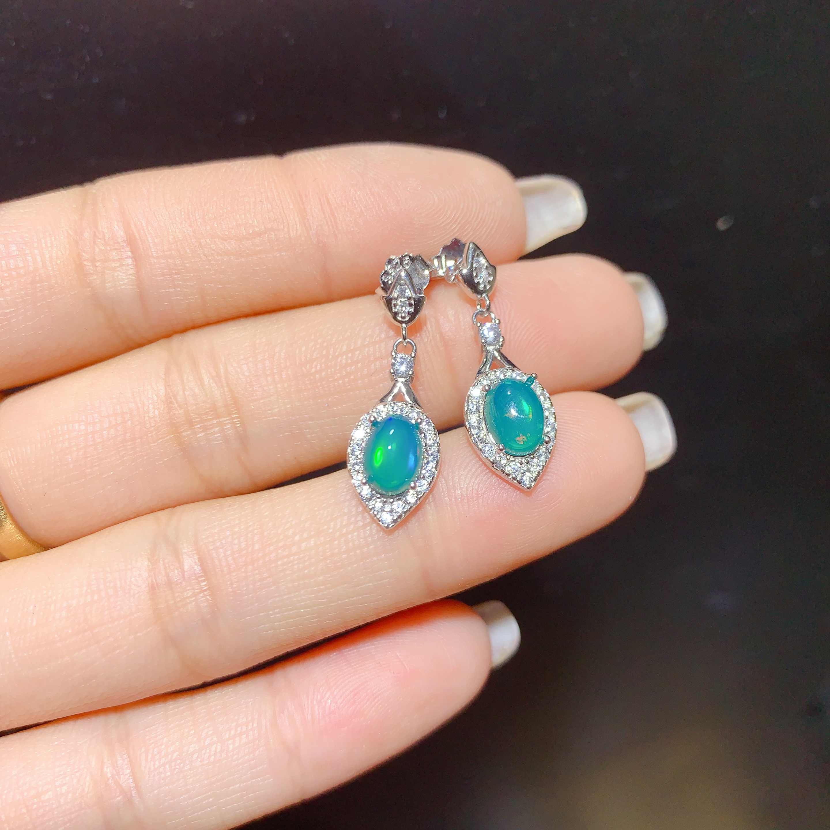 FS 5*7mmNatural Green Opal Ear - Opal Earrings Dangle 评论和价格