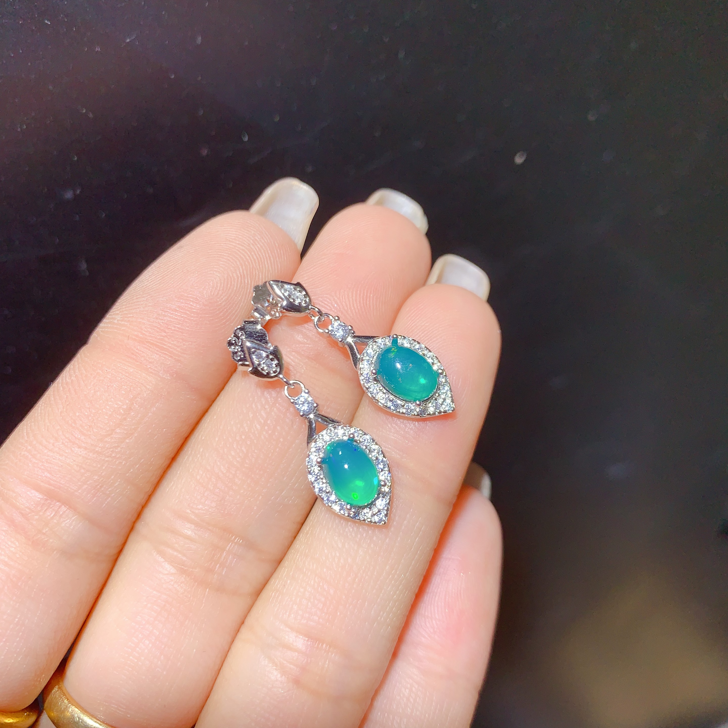 FS 5*7mmNatural Green Opal Ear - Opal Earrings Dangle 评论和价格